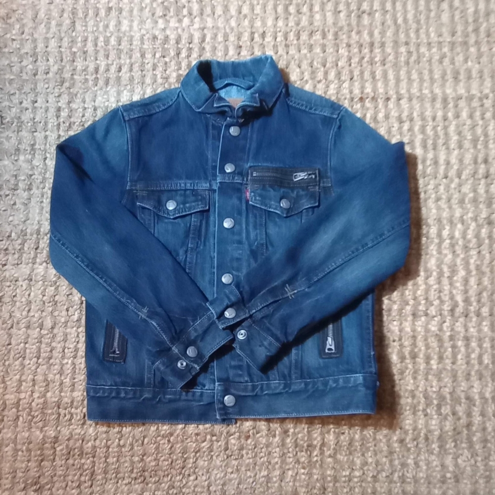 Levi's Red Tag Jean Jacket - Picture 7 of 7